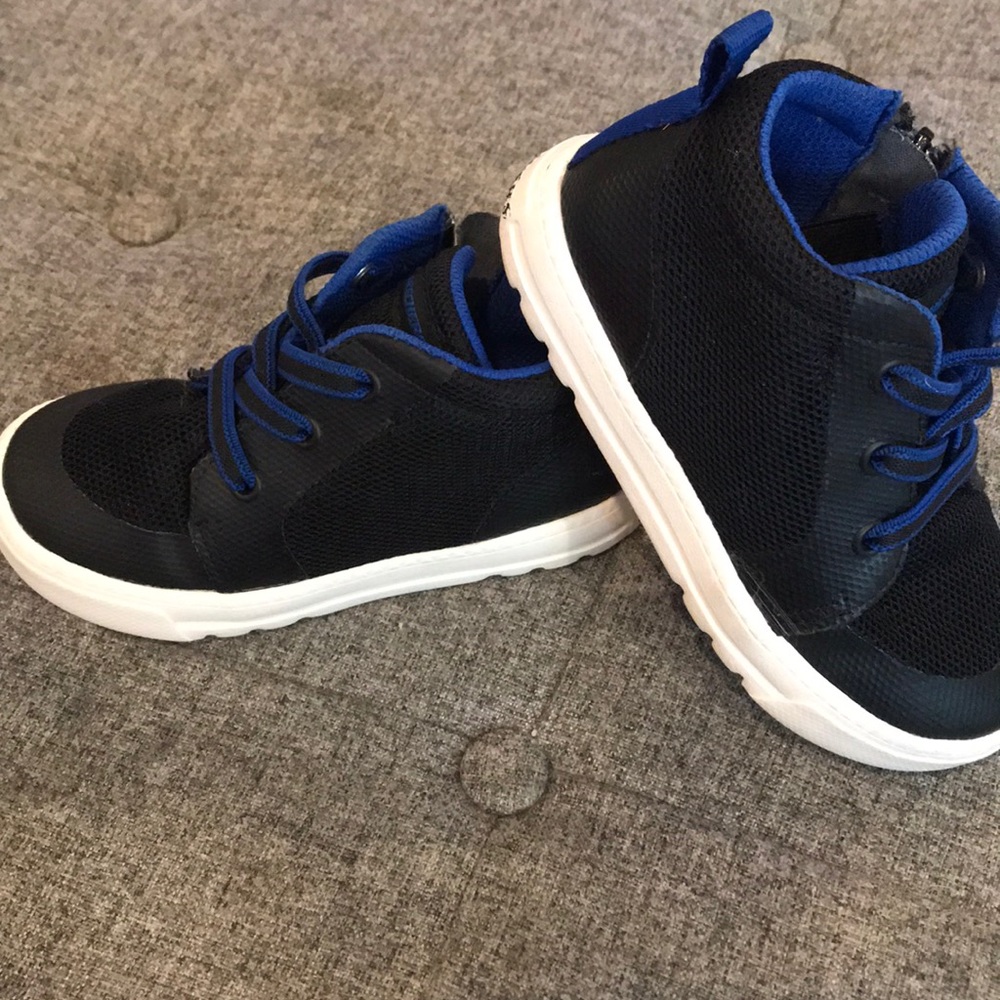 Toddler boy Sketcher sneakers size 9